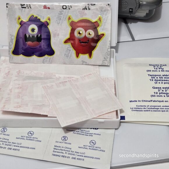 Lot Of 3 TRAVEL First Aid Bandages Boxes. For Purse Tote Diaper Bag Desk Locker. - Picture 7 of 7